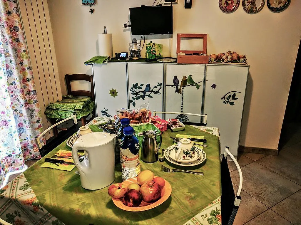 Panzió Sally'S B&B Carrara