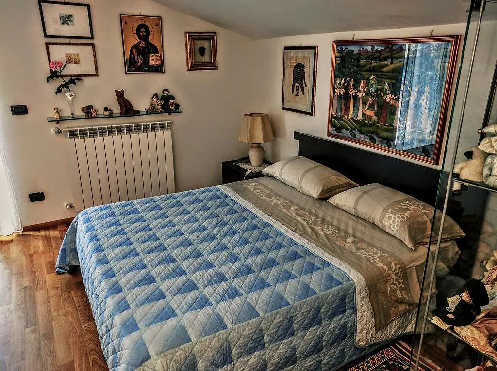 فندق مبيت وإفطار Sally'S B&B Marina Di Carrara