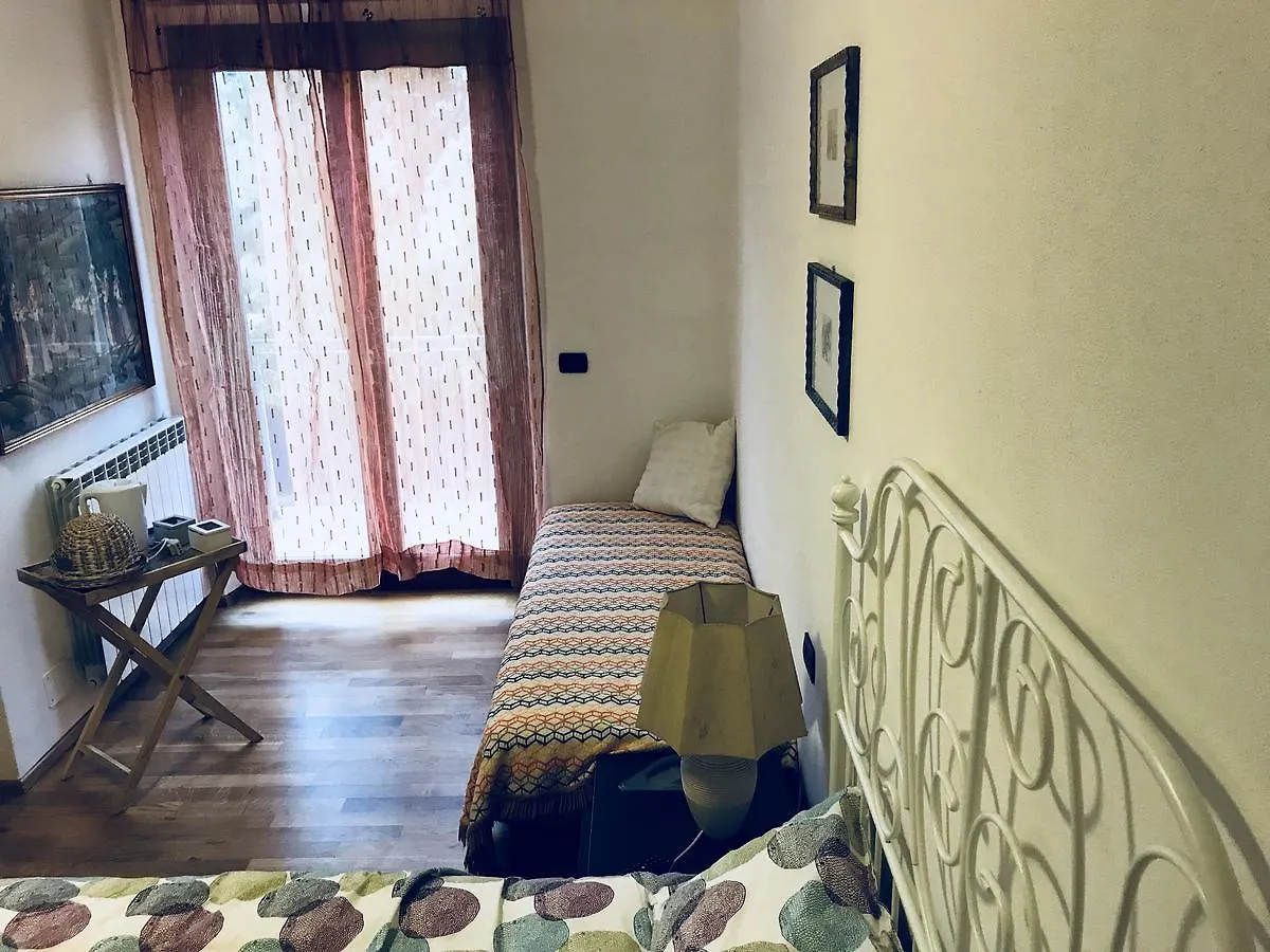 Sally'S B&B Carrara