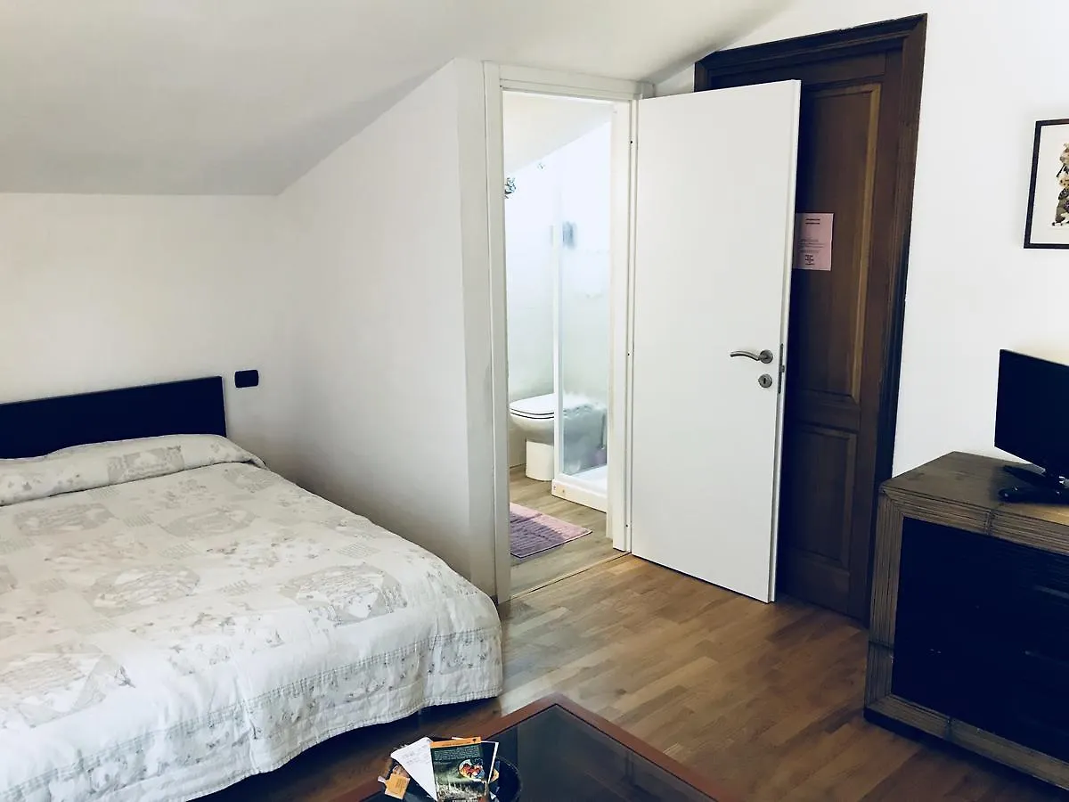 فندق مبيت وإفطار Sally'S B&B Marina Di Carrara
