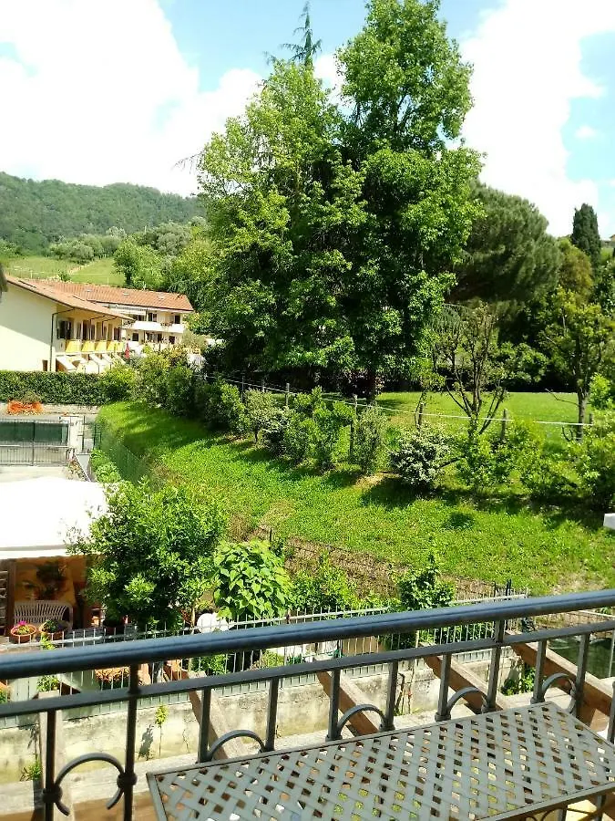 Panzió Sally'S B&B Carrara
