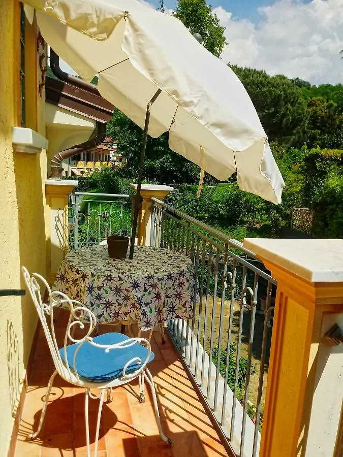 Sally'S B&B Carrara 3*,  Olaszország