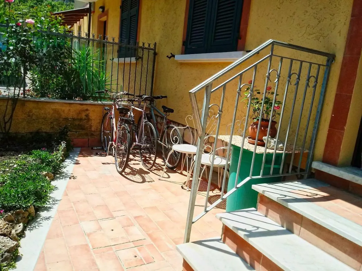 Sally'S B&B Marina Di Carrara فندق مبيت وإفطار